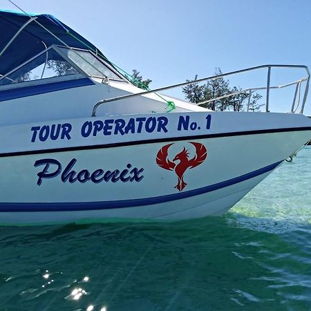 Dolphin Dhow Beach Safaris Виланкулос Экстерьер фото