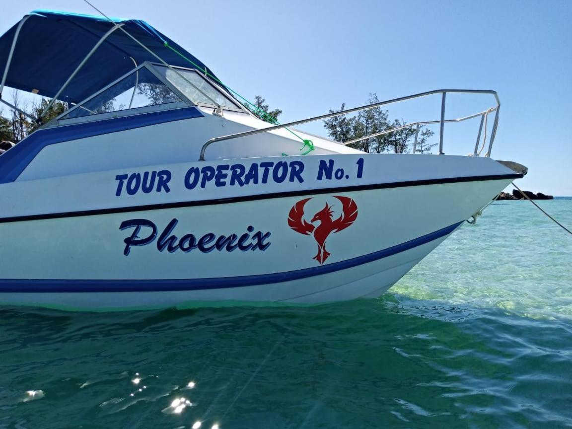 Dolphin Dhow Beach Safaris Виланкулос Экстерьер фото