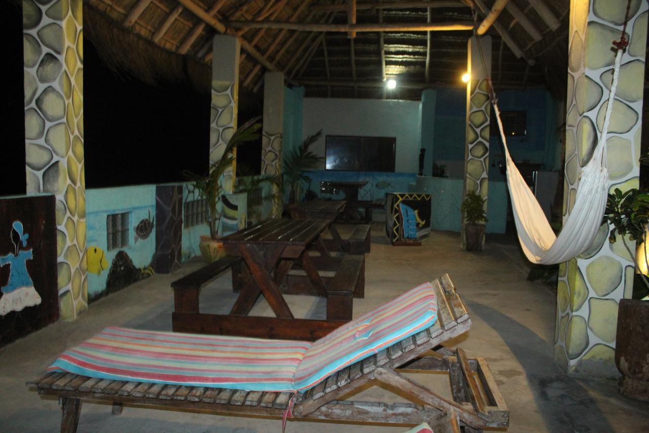 Dolphin Dhow Beach Safaris Виланкулос Экстерьер фото