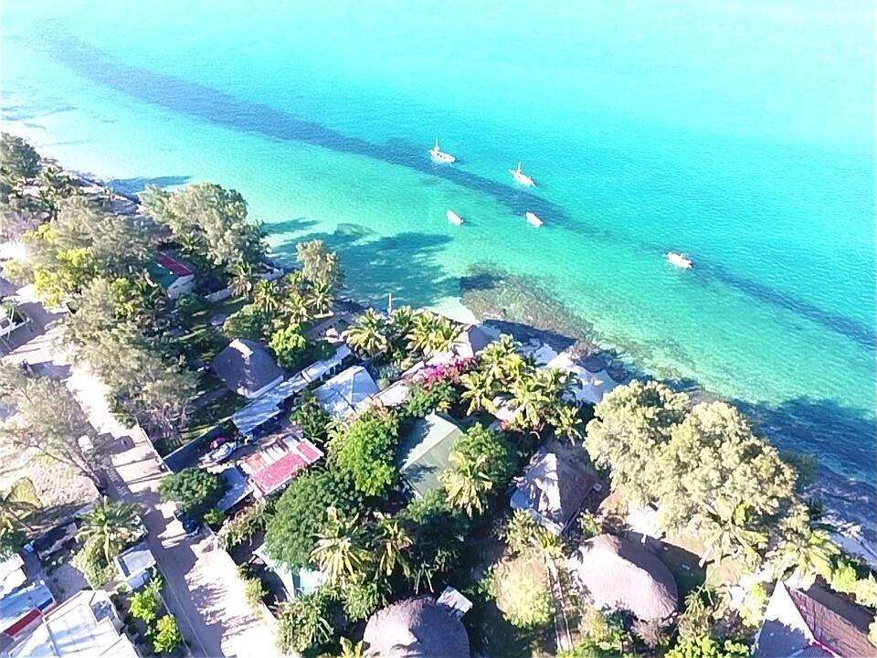 Dolphin Dhow Beach Safaris Виланкулос Экстерьер фото