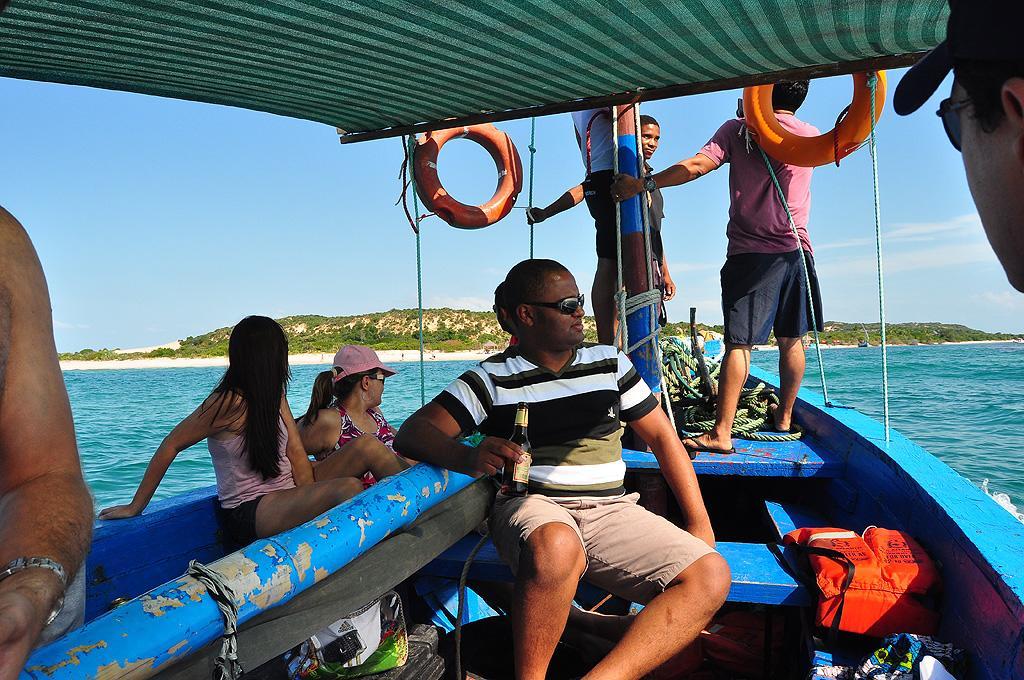 Dolphin Dhow Beach Safaris Виланкулос Экстерьер фото