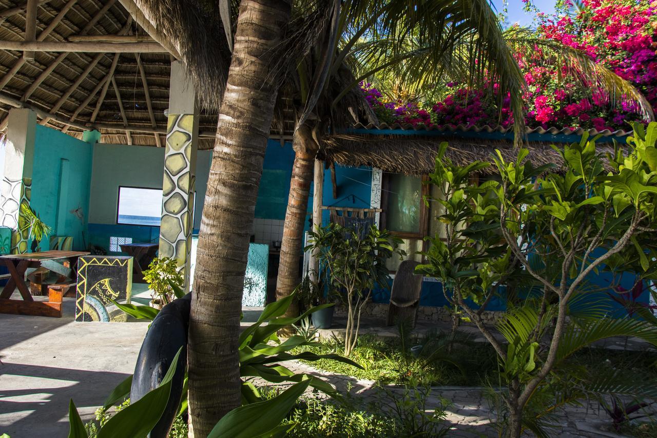 Dolphin Dhow Beach Safaris Виланкулос Экстерьер фото